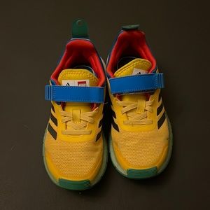 Boys Adidas/Lego collaboration tennis shoes
